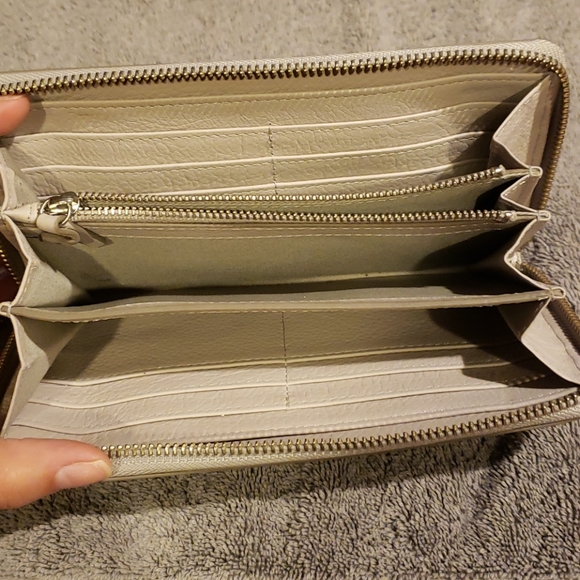 Fossil Wallet - Picture 3 of 5